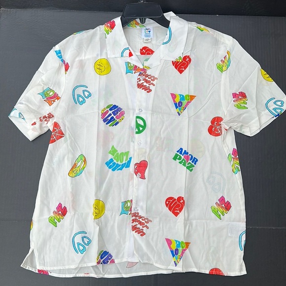 New GUESS J Balvin Love Camp Shirt - Picture 1 of 6